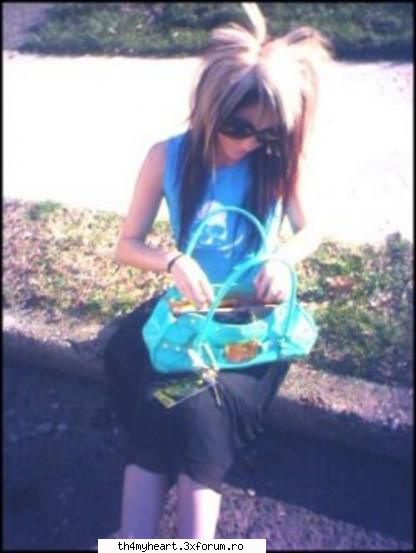 #^Warum ich??^# - aqma nextul! In camera de zi: D:-O sa va plak - $*..::Fan-Fiction::..*$