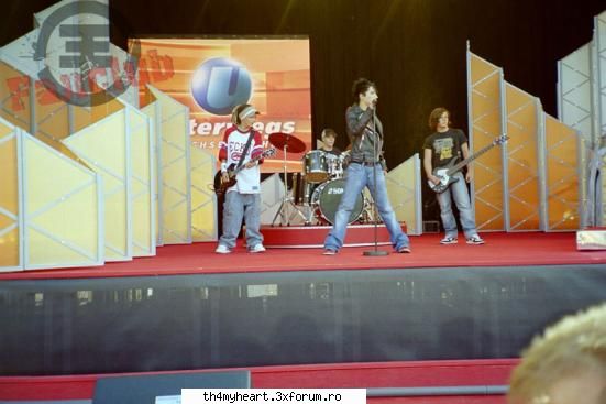 poze cu TOKIO HOTEL pe scena! - billutza - -=* Photo^gallery*=-