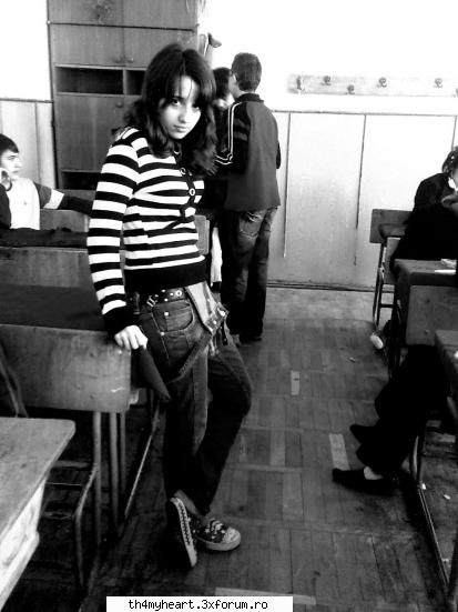 poze cu noi - hy.....pun shi eu 1 poza cu me - -=* Photo^gallery*=-