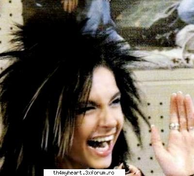 poze funny cu Bill! - aici e scumpic si haios in acelasi timp - ^*Bill Kaulitz*^(vocals, geb. 01,09,1989)